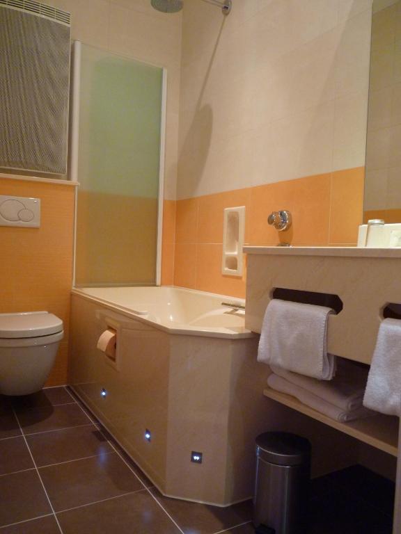 Les Tilleuls Hotel Jupille Kültér fotó