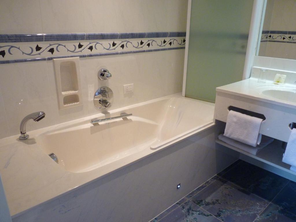 Les Tilleuls Hotel Jupille Kültér fotó