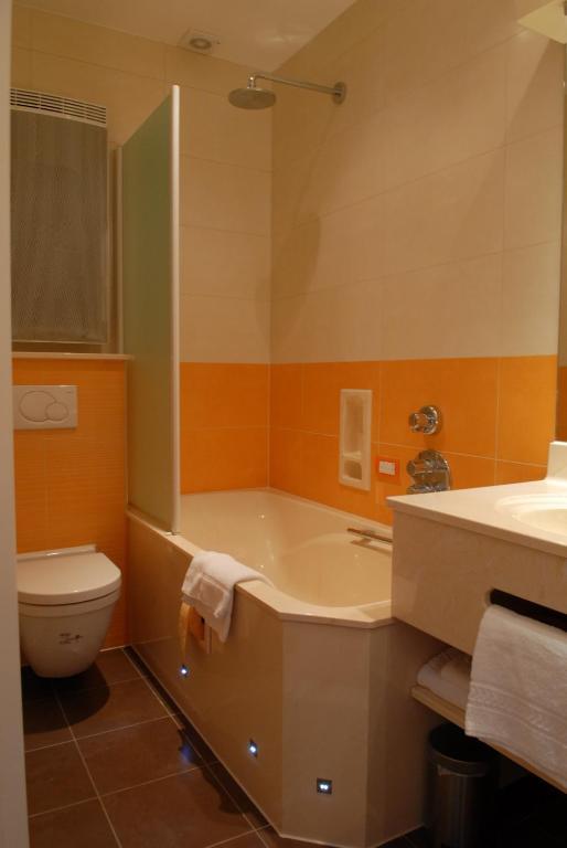 Les Tilleuls Hotel Jupille Kültér fotó