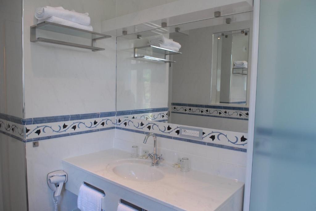 Les Tilleuls Hotel Jupille Kültér fotó