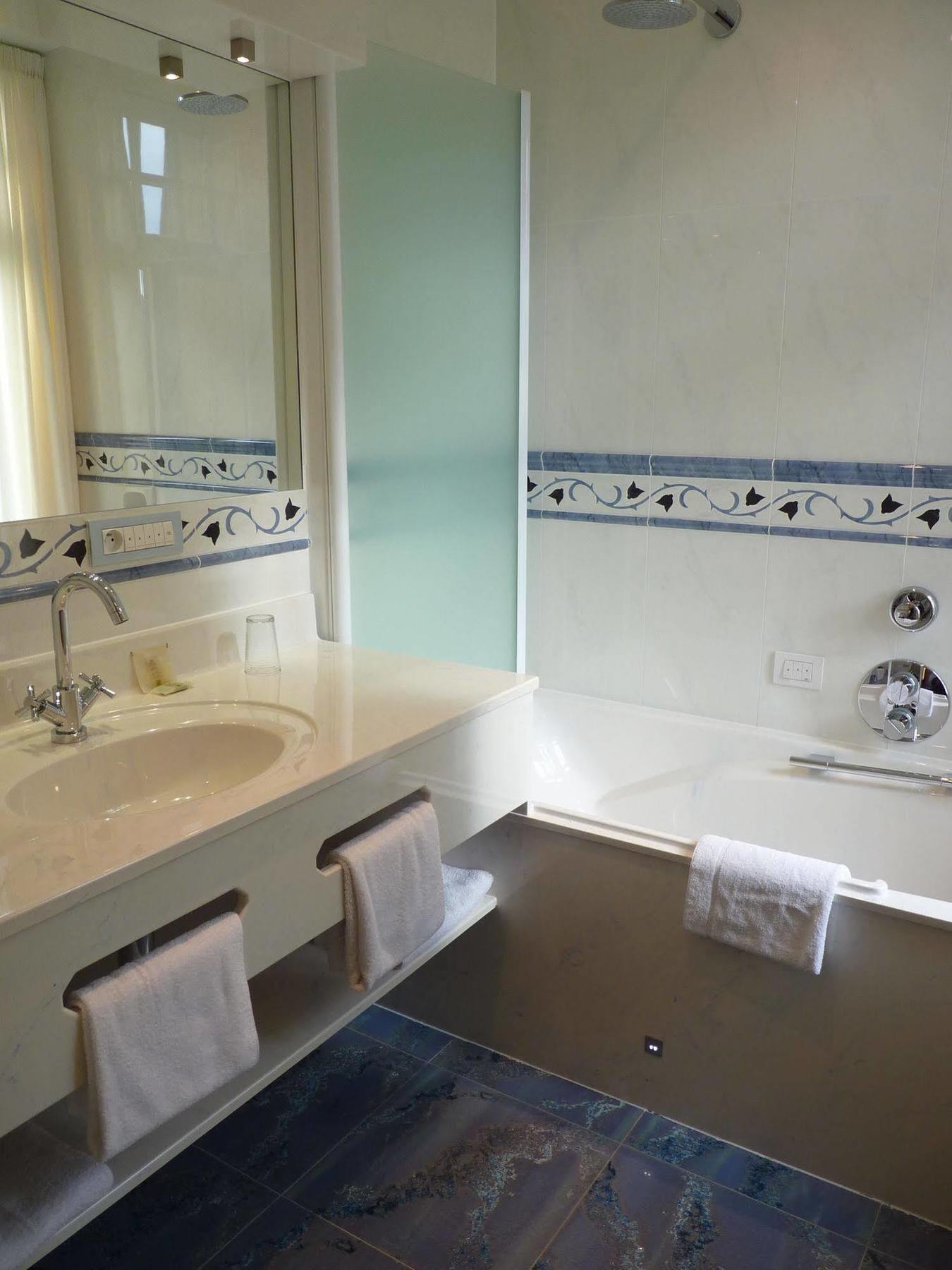 Les Tilleuls Hotel Jupille Kültér fotó